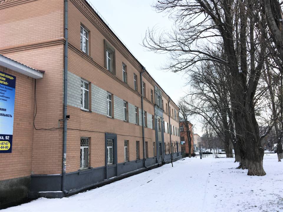 1000variantiv Real Estate