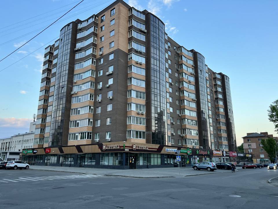 1000variantiv Real Estate