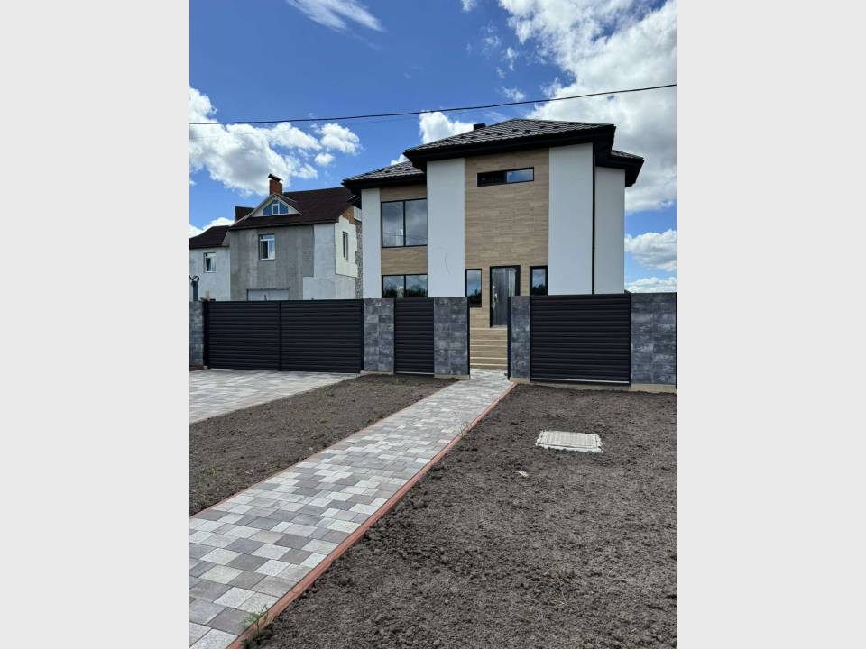 1000variantiv Real Estate