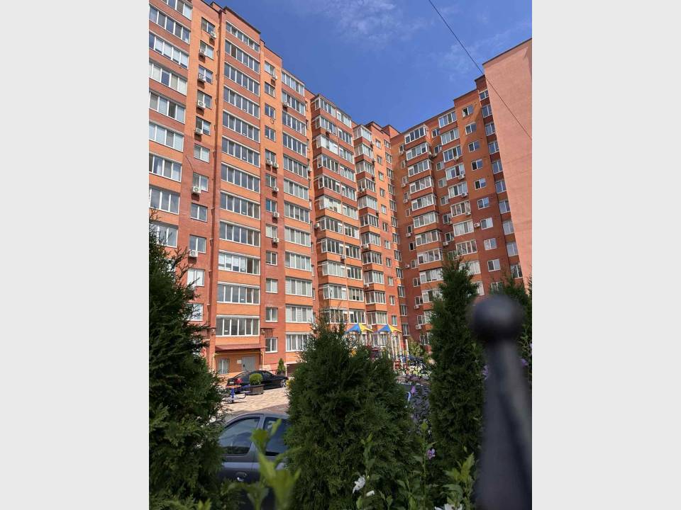 1000variantiv Real Estate