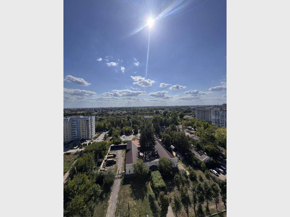 1000variantiv Real Estate