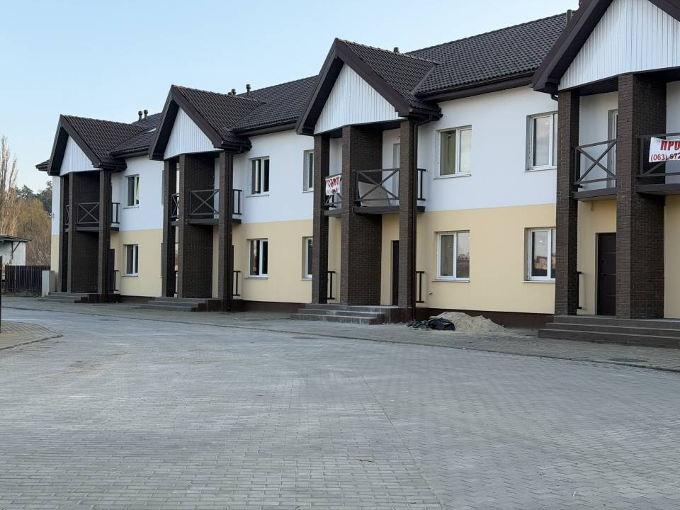 1000variantiv Real Estate