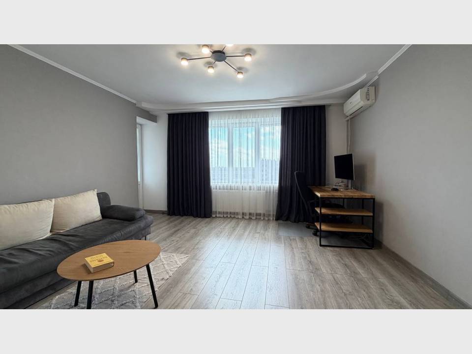 1000variantiv Real Estate