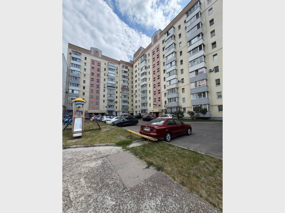 1000variantiv Real Estate