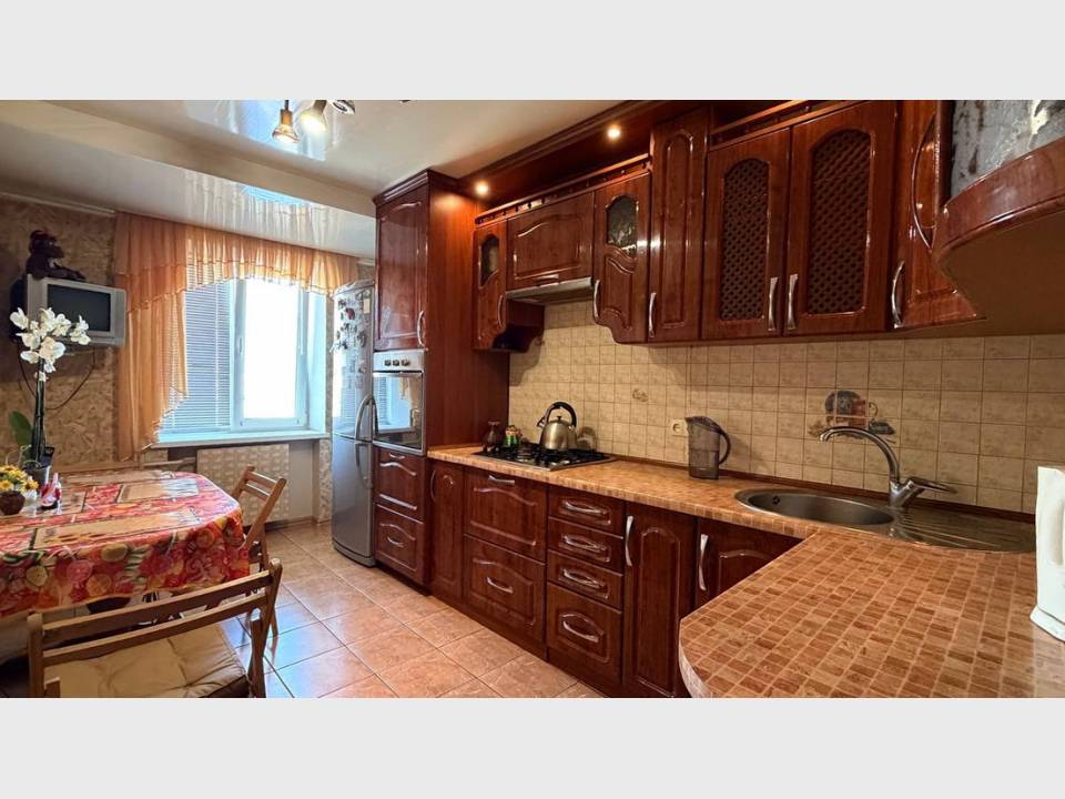 1000variantiv Real Estate